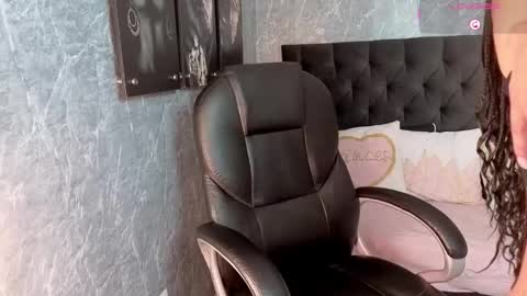 eileen__stone online show from January 8, 11:56 am