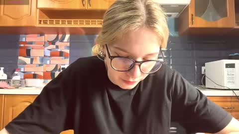 Snapshot of eileencrowday chatting on May 6, 3:35 am eileencrowday online show from May 6, 3:35 am