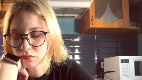 Snapshot of eileencrowday chatting on May 7, 3:01 am eileencrowday online show from May 7, 3:01 am