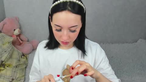 Snapshot of eileenmoores chatting on December 17, 7:42 pm eileenmoores online show from December 17, 7:42 pm