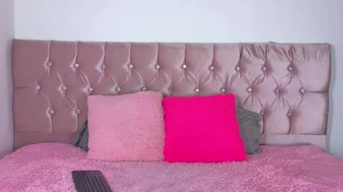 Snapshot of eimy__cute chatting on September 10, 6:19 pm eimy__cute online show from September 10, 6:19 pm