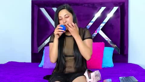 Snapshot of eimy__cute chatting on October 1, 6:58 pm eimy__cute online show from October 1, 6:58 pm