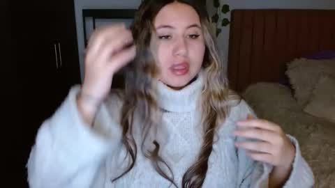 EIMY   MODEL INDEPENDENT online show from December 4, 5:39 am