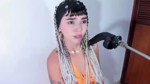 Snapshot of eimy_salome15 chatting on August 5, 5:27 pm eimy_salome15 online show from August 5, 5:27 pm
