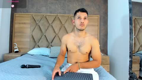 YG COUPLE online show from September 26, 8:35 pm