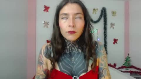 Snapshot of eimytatto_ chatting on December 6, 9:13 pm Carla online show from December 6, 9:13 pm