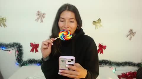 Snapshot of eimytatto_ chatting on December 29, 8:58 pm Carla online show from December 29, 8:58 pm