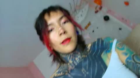 Snapshot of eimytatto_ chatting on October 17, 9:28 pm Carla online show from October 17, 9:28 pm