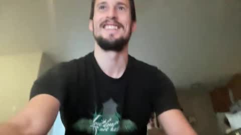 Snapshot of ein393 chatting on December 22, 3:20 pm ein393 online show from December 22, 3:20 pm