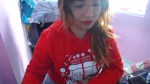 Snapshot of eireneninon chatting on December 7, 6:15 pm Eirene online show from December 7, 6:15 pm