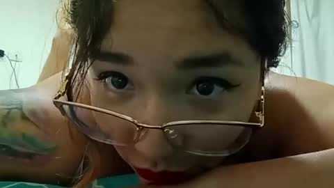 Snapshot of eireneninon chatting on December 15, 2:19 am Eirene online show from December 15, 2:19 am