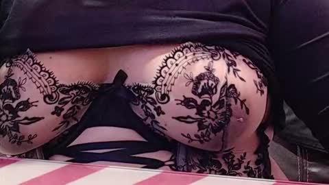 Snapshot of eireneninon chatting on October 12, 6:56 am Eirene online show from October 12, 6:56 am