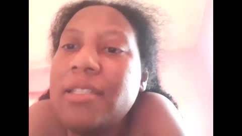 Eirondra Valeen online show from November 8, 1:00 pm