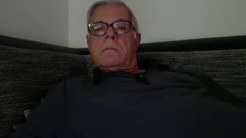 eisbaer1957 online show from December 8, 3:02 pm