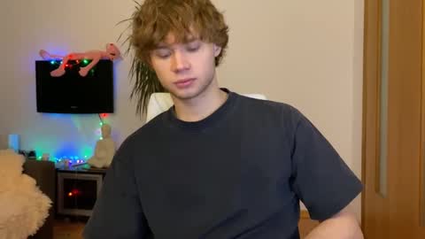 Eitan online show from December 31, 2:14 pm