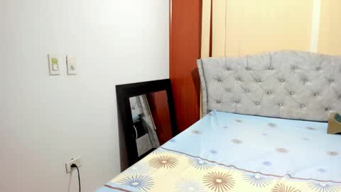 Snapshot of eitati_meghan_ chatting on December 19, 10:17 pm eitati_meghan_ online show from December 19, 10:17 pm