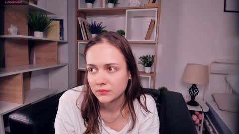 Snapshot of el1s_well chatting on February 7, 8:42 pm Elis 3 online show from February 7, 8:42 pm