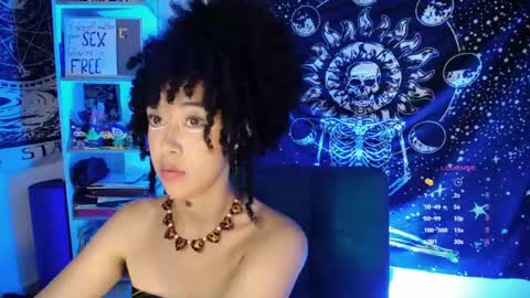 Ela  Help me reach 100 thumbs up online show from June 18, 9:14 am