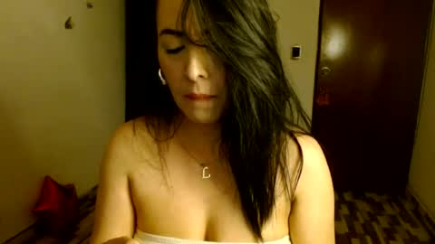 Snapshot of ela_3611 chatting on August 6, 3:52 am ela_3611 online show from August 6, 3:52 am
