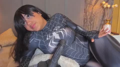 Snapshot of ela_endezz chatting on December 12, 3:05 pm online show from December 12, 3:05 pm