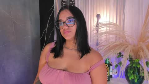 Snapshot of ela_endezz chatting on January 17, 5:32 am online show from January 17, 5:32 am