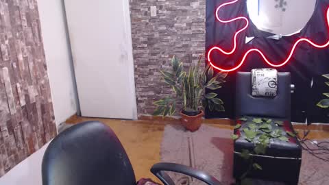 Snapshot of ela_foxyy chatting on December 6, 8:29 pm ELA online show from December 6, 8:29 pm