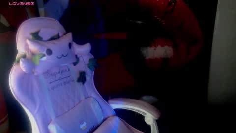 Snapshot of ela_foxyy chatting on November 29, 1:30 am ELA online show from November 29, 1:30 am