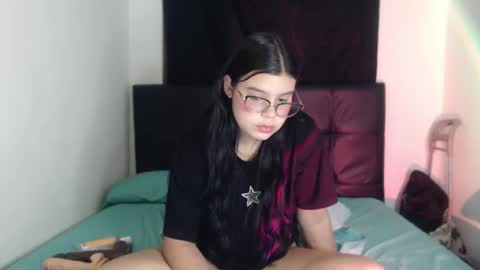 Snapshot of ela_lovely chatting on June 6, 5:45 am Ela online show from June 6, 5:45 am