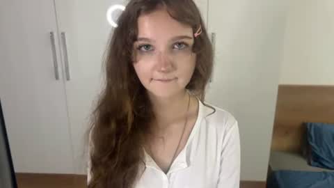Snapshot of ela_wish chatting on July 3, 8:37 pm Ela online show from July 3, 8:37 pm