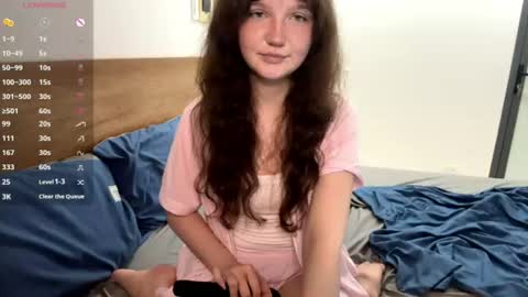 Snapshot of ela_wish chatting on July 17, 7:41 pm Ela online show from July 17, 7:41 pm