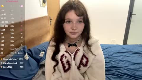 Snapshot of ela_wish chatting on July 18, 7:39 pm Ela online show from July 18, 7:39 pm