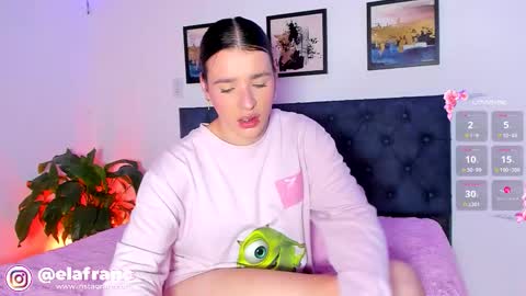 Snapshot of elaia_franc chatting on September 14, 5:23 pm Elaia franco online show from September 14, 5:23 pm