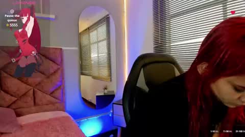 Snapshot of elaia_muller chatting on December 3, 12:06 pm Elaia online show from December 3, 12:06 pm