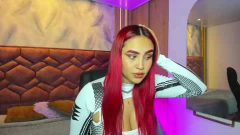 Snapshot of elaia_muller chatting on October 14, 8:31 pm Elaia online show from October 14, 8:31 pm