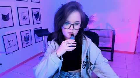 Your sweet girl online show from January 24, 7:18 pm