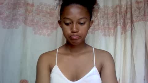 Snapshot of elaliealdy chatting on May 8, 6:52 am elaliealdy online show from May 8, 6:52 am