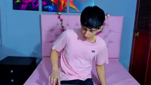 Snapshot of elangiraldo chatting on November 22, 10:20 pm Elan Giralon online show from November 22, 10:20 pm