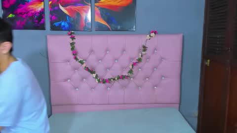 Snapshot of elangiraldo chatting on December 3, 9:57 pm Elan Giralon online show from December 3, 9:57 pm