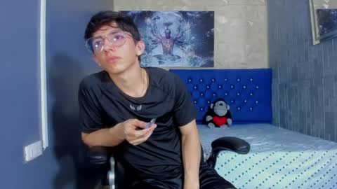 Snapshot of elangiraldo chatting on July 7, 11:09 pm Elan Giralon online show from July 7, 11:09 pm