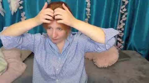 Snapshot of elannaria chatting on October 22, 3:34 pm Elanna online show from October 22, 3:34 pm