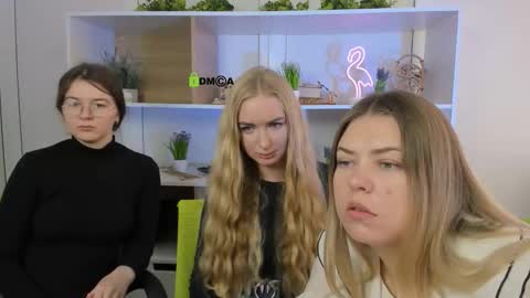 Snapshot of elara_jadie chatting on October 7, 8:44 am Elara online show from October 7, 8:44 am