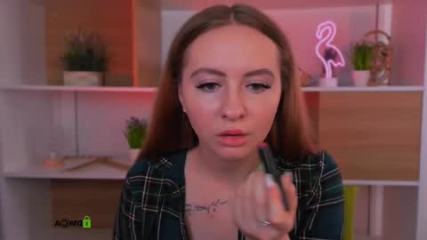 Snapshot of elara_jadie chatting on October 12, 8:46 am Elara online show from October 12, 8:46 am