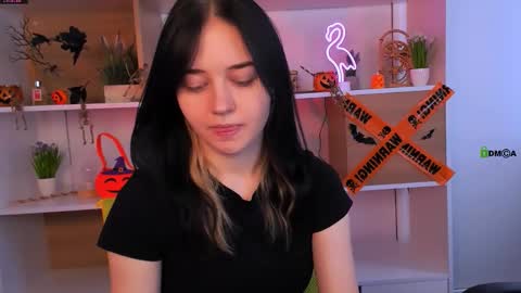 Snapshot of elara_jadie chatting on October 30, 9:22 am Elara online show from October 30, 9:22 am