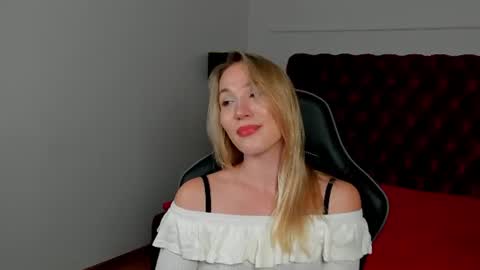 elaravoltage online show from July 28, 12:48 pm