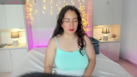 elarey_ online show from April 15, 12:01 pm