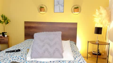 Snapshot of elawalker1 chatting on September 24, 10:13 pm Ela online show from September 24, 10:13 pm