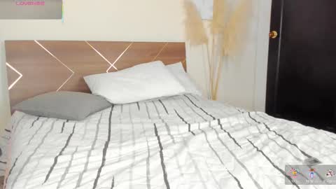 Snapshot of elawalker1 chatting on November 12, 9:47 pm Ela online show from November 12, 9:47 pm