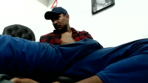 Snapshot of elcaballeroblack chatting on June 8, 1:28 am elcaballeroblack online show from June 8, 1:28 am