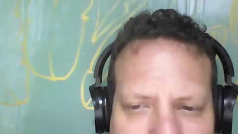 Snapshot of elcamello6 chatting on May 22, 3:02 am elcamello6 online show from May 22, 3:02 am