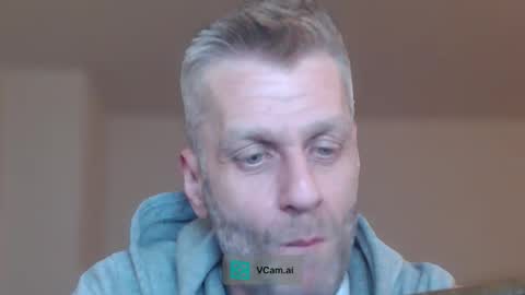 Snapshot of elculiador2207 chatting on October 19, 1:17 am Timm online show from October 19, 1:17 am